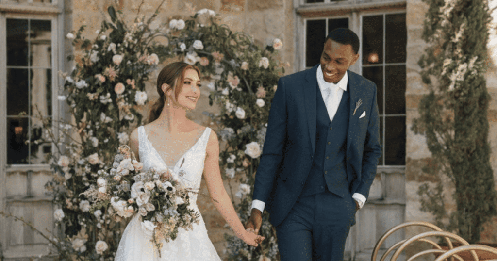 Looking for Wisconsin wedding photographers with a calming presence and romantic eye? Valerie Halling documents weddings with intention, grace, and quietly stunning editorial style.